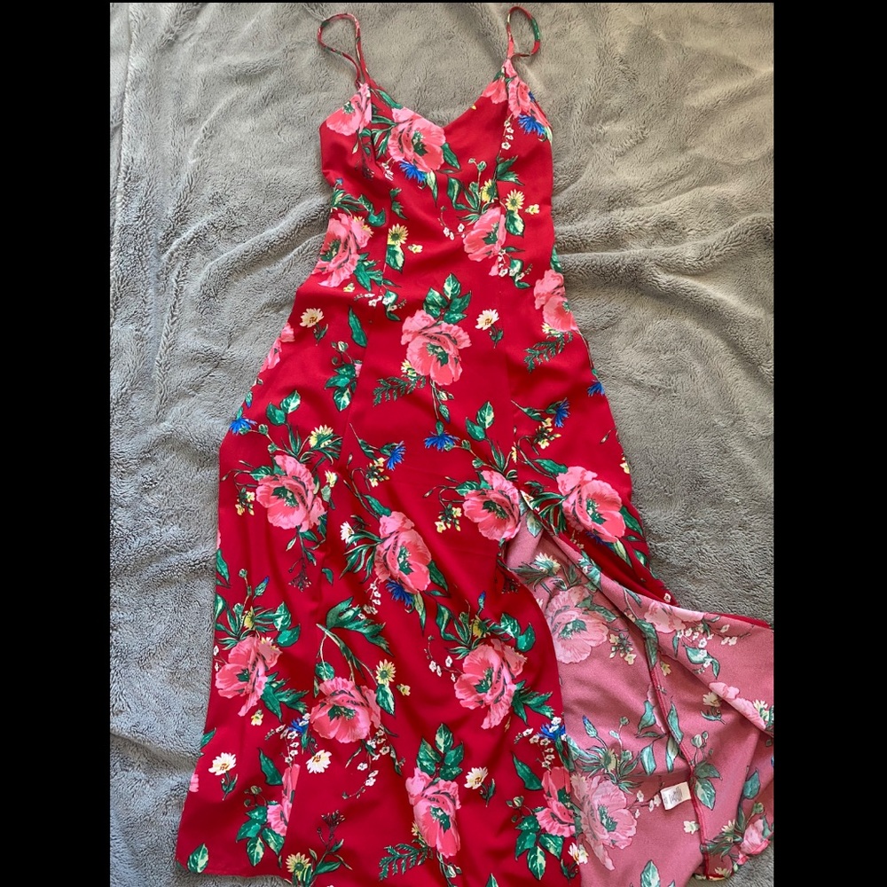 Maxi floral red dress with slit